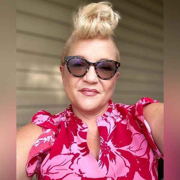 Meet your Posher, Audrey - Picture 4 of 6